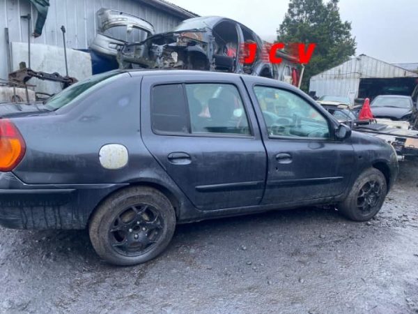 RENAULT CLIO AL DESARME - Imagen 4
