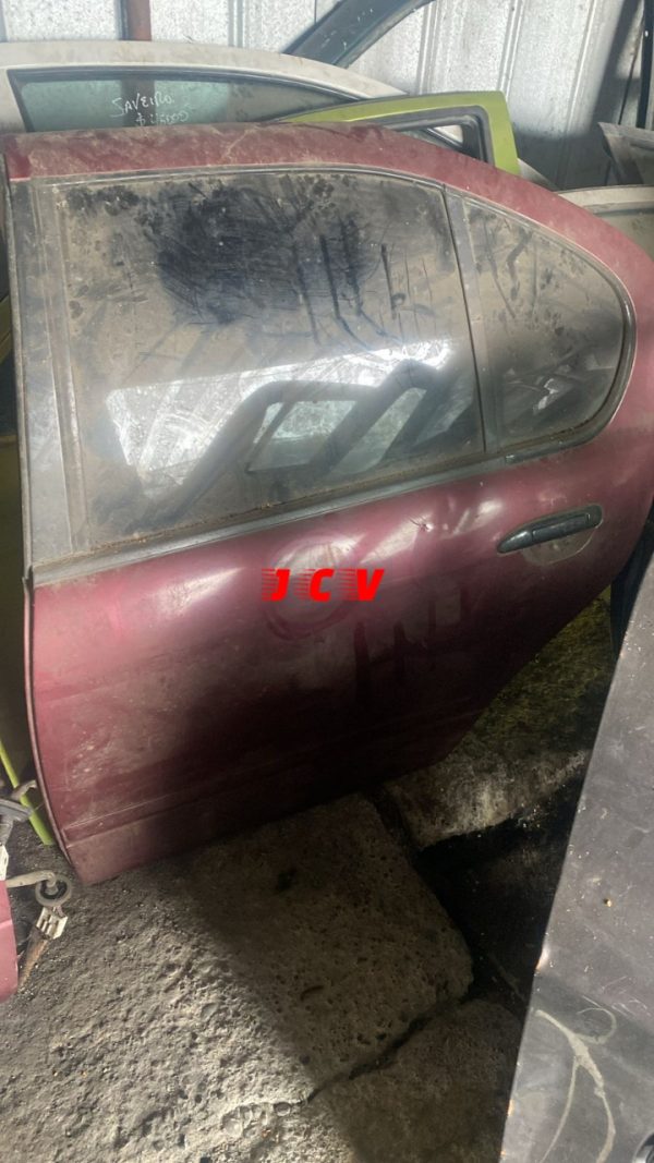 PUERTA NISSAN PRIMERA