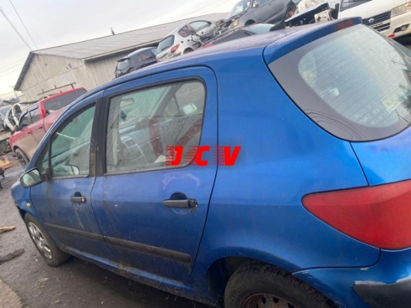 Desarmaduría JVC - Servicio de Grúa, Serviteca | Cajas de cambio, alternadores, parachoques, vidrios, asientos, ópticos, focos, capot, puertas.