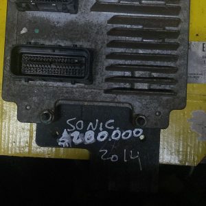 Desarmaduría JVC - Servicio de Grúa, Serviteca | Cajas de cambio, alternadores, parachoques, vidrios, asientos, ópticos, focos, capot, puertas.