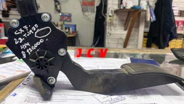 Desarmaduría JVC - Servicio de Grúa, Serviteca | Cajas de cambio, alternadores, parachoques, vidrios, asientos, ópticos, focos, capot, puertas.