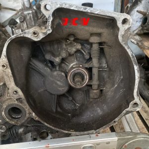 Desarmaduría JVC - Servicio de Grúa, Serviteca | Cajas de cambio, alternadores, parachoques, vidrios, asientos, ópticos, focos, capot, puertas.