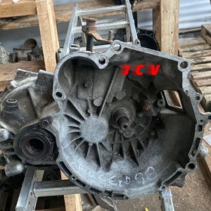 Desarmaduría JVC - Servicio de Grúa, Serviteca | Cajas de cambio, alternadores, parachoques, vidrios, asientos, ópticos, focos, capot, puertas.