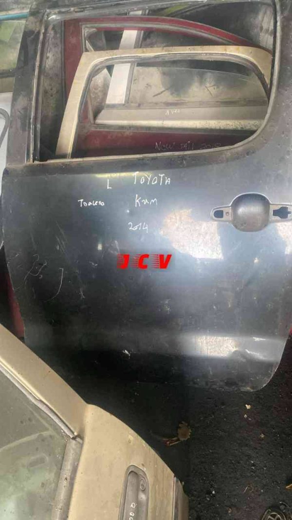 PUERTA TRASERA IZQUIERDA TOYOTA KUN